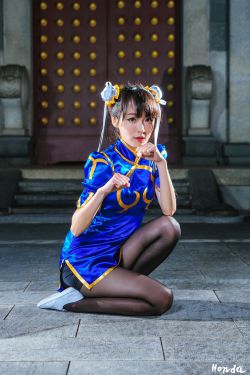 男子自愿被揉裆